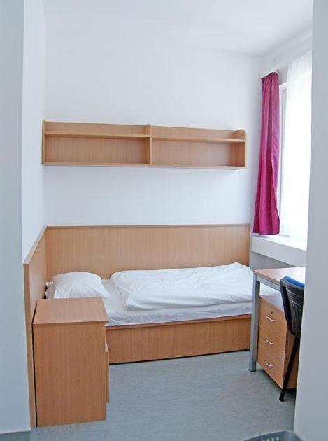 Imola Hostel Eger Habitación foto